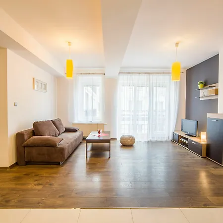 Friendhouse - Old Apartment *