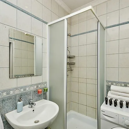 Friendhouse - Old * Krakow