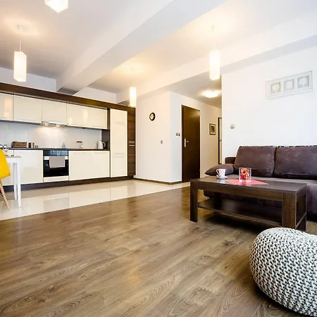 Friendhouse - Old Apartment *