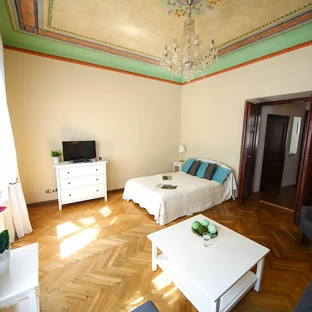 Friendhouse - Old Apartment *