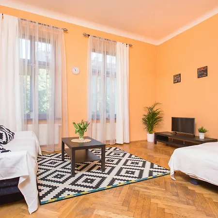 Friendhouse - Old Krakow