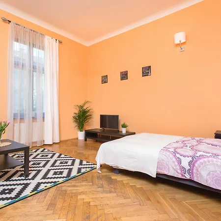 Friendhouse - Old * Krakow